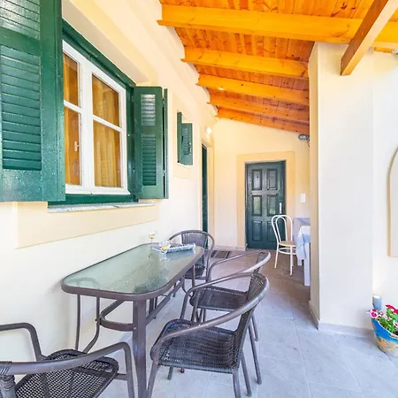 Nyaraló Corfu House In River *